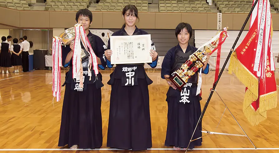 中学生女子の部優勝 鎮西中学校(熊本)