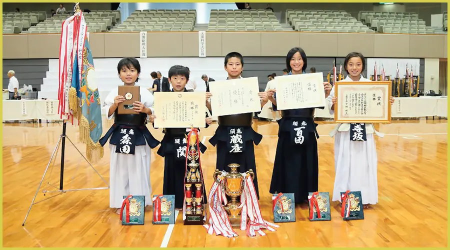 小学生の部優勝 須恵剣友会A(福岡)